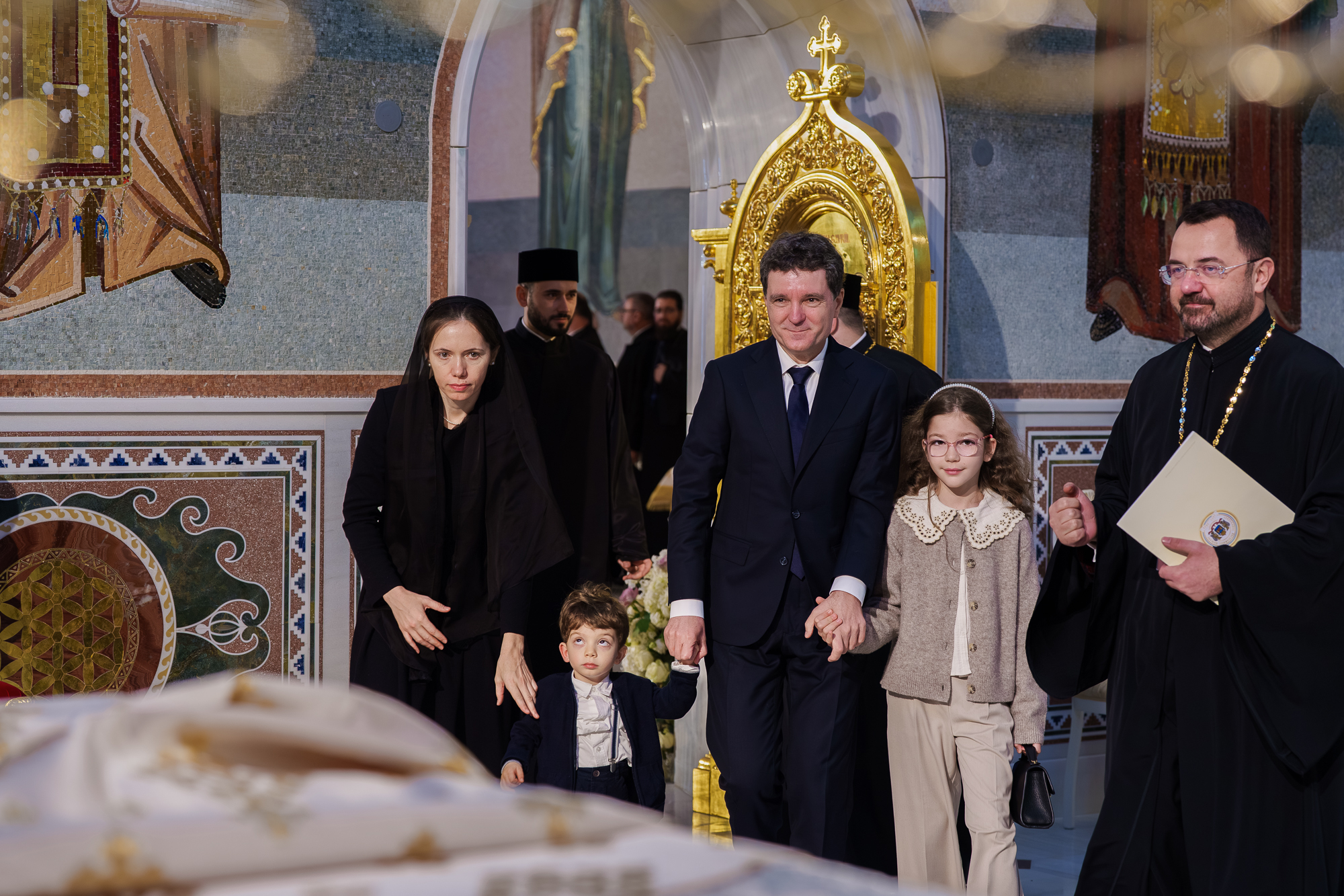 Dana Budeanu a criticat ținuta aleasă de Mirabela Grădinaru, partenera lui Nicușor Dan, la sfințirea Catedralei Mântuirii Neamului: „Alo, protocolu’ Cotroceni?”