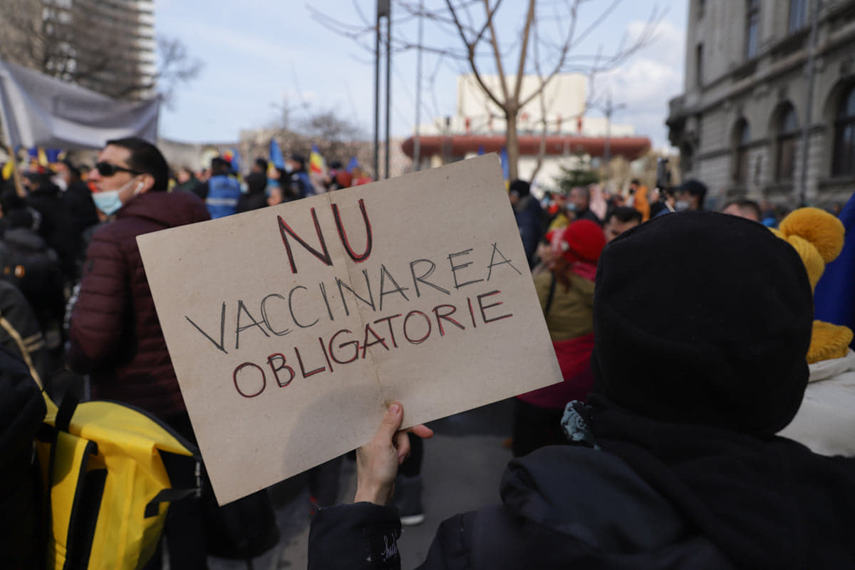 Amenzi de 29.950 de lei după protestul antirestricții din București la care a fost și senatoarea Diana Șoșoacă