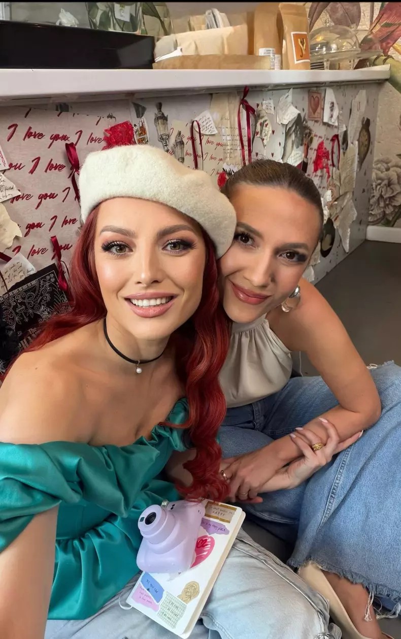 De cât timp își doreau Elena Gheorghe și Adela Popescu să cânte împreună: „Parcă suntem într-o continuă perioadă de liceu”