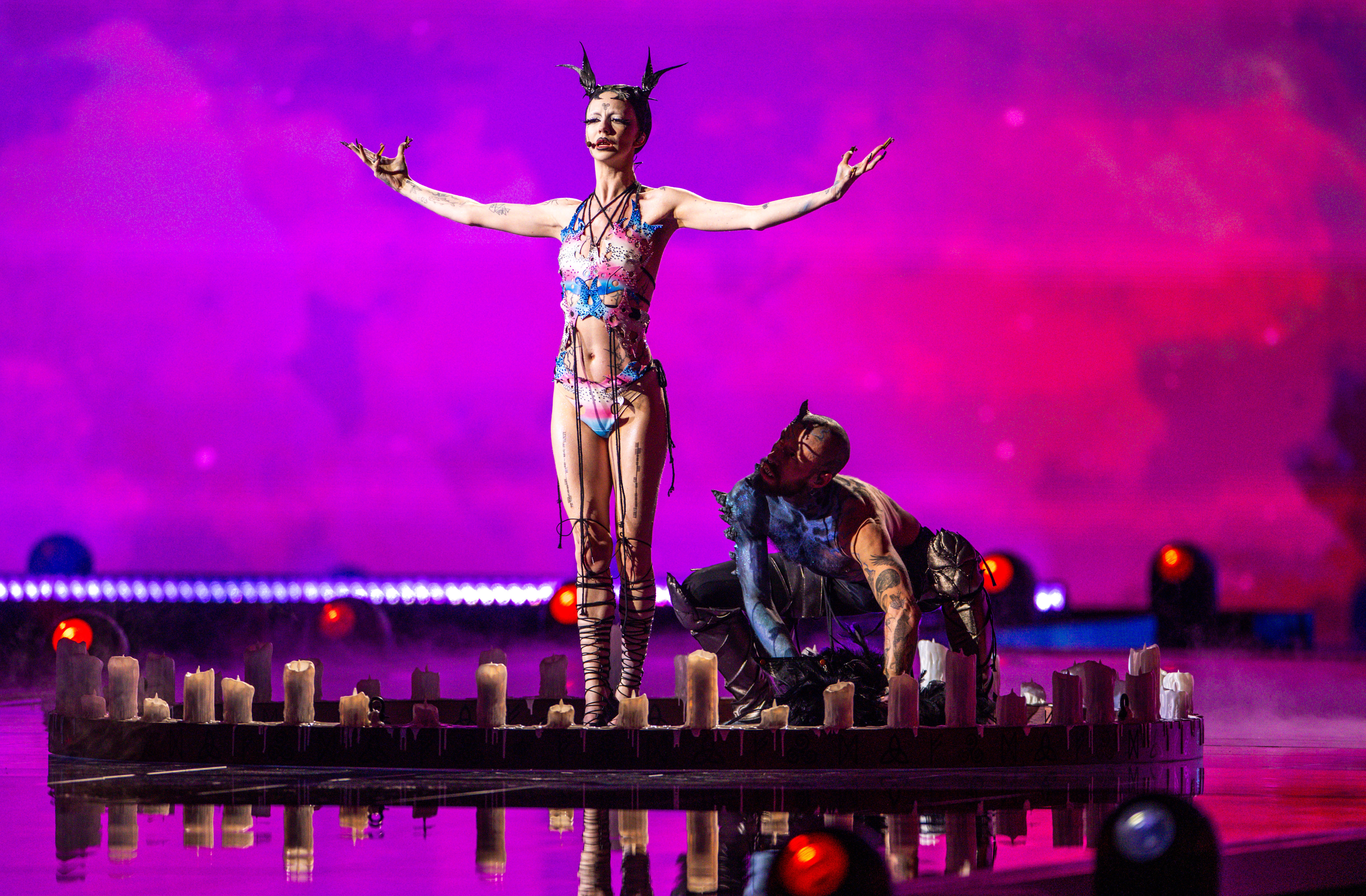 Látványos produkciók és extravagáns ruhák: ilyen volt az Eurovíziós Dalfesztivál döntője – fotó
