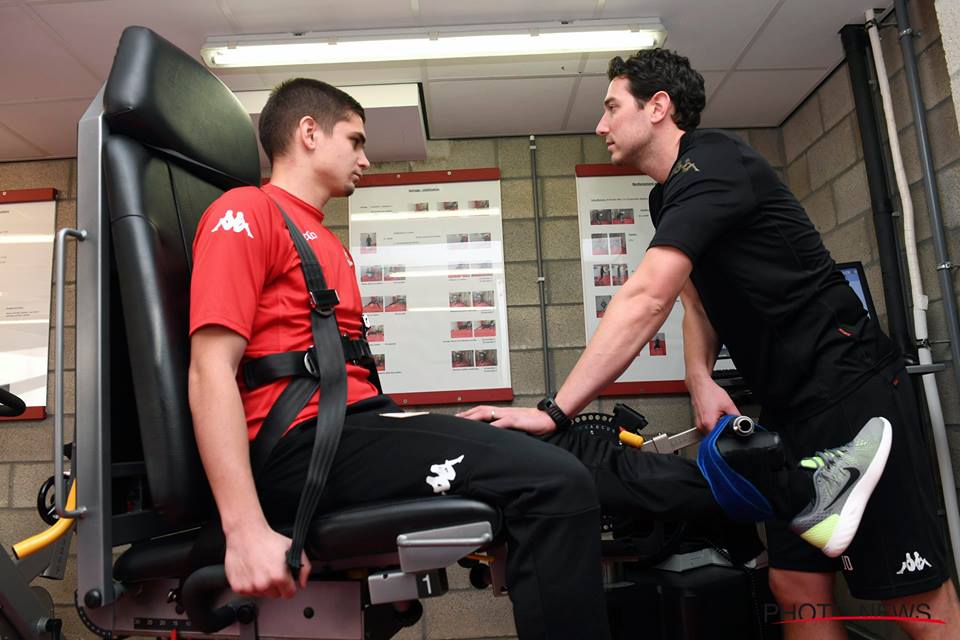 Răzvan Marin a fost prezentat oficial de Standard | FOTO&VIDEO