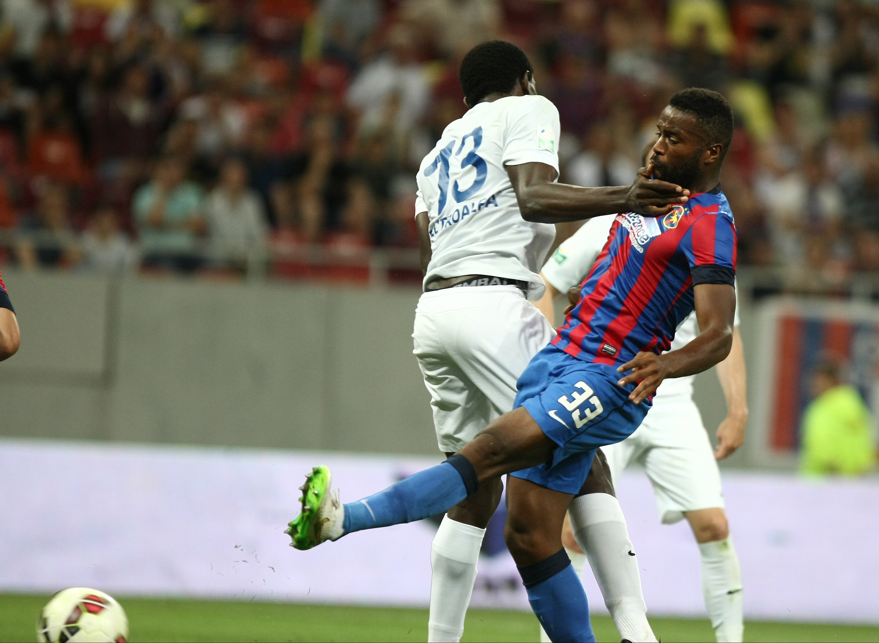 ASTRA - ASA 3-1 şi STEAUA - FC BOTOŞANI 2-0. Rocada mare / VIDEO