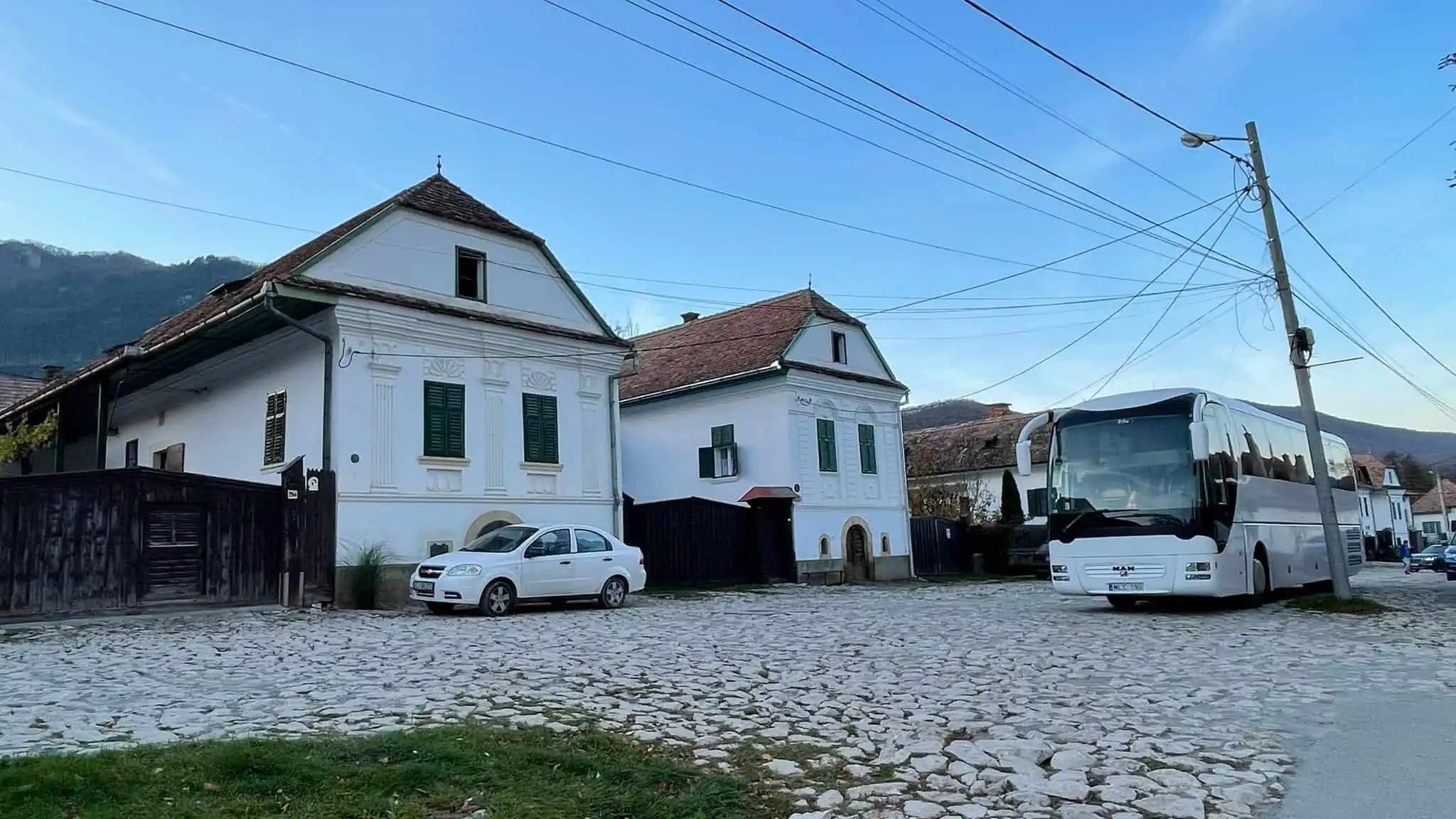 VIDEO. Cum arată comuna din România care se întreține 100% din turism. Este în top 10 cele mai frumoase din țară