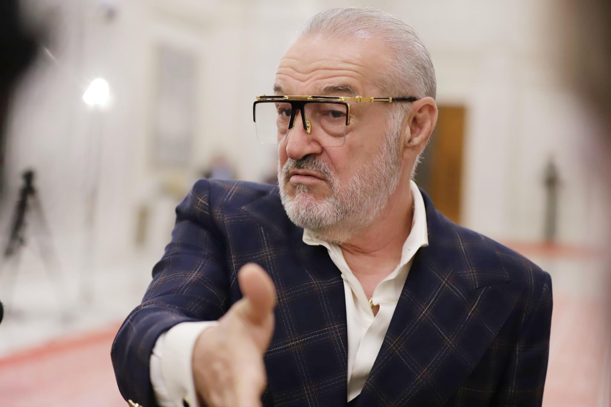 Imagini inedite cu Gigi Becali călare pe măgar în Grecia. Filmarea a ajuns virală: „Am vrut să mă dau șmecher”