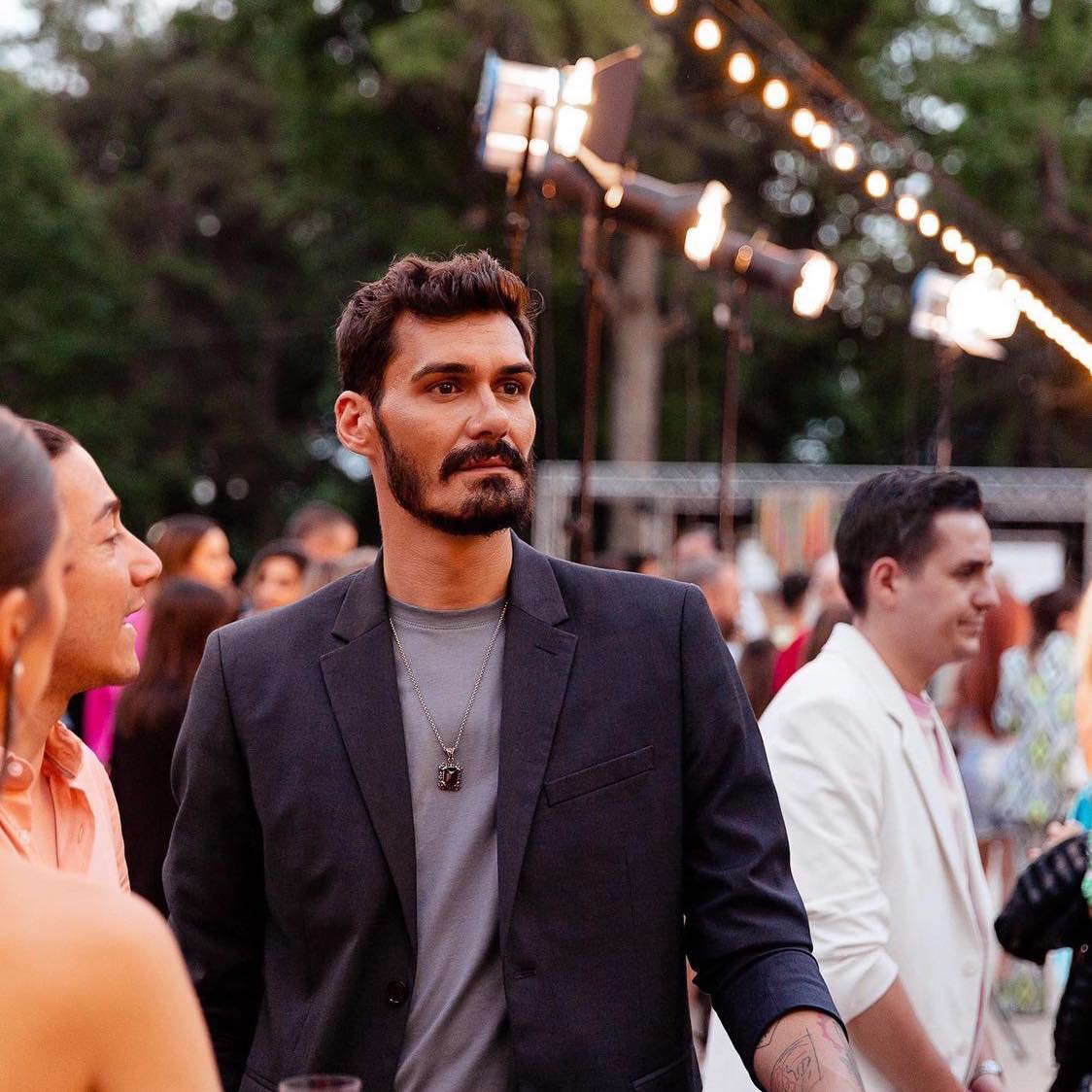 George Burcea și-a făcut bagajele și s-a mutat din România, după despărțirea de Viviana Sposub. Unde locuiește actorul acum