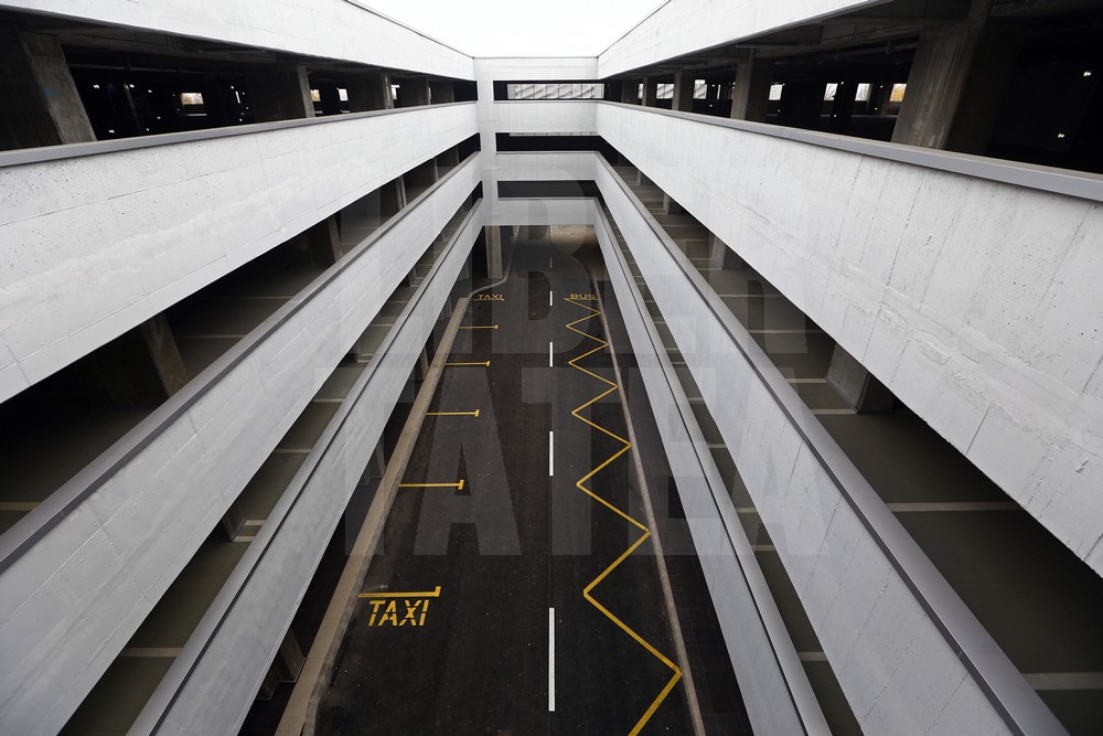 GALERIE FOTO / Metrorex a deschis terminalul multimodal de la Străulești. Ce tarife li se vor percepe șoferilor