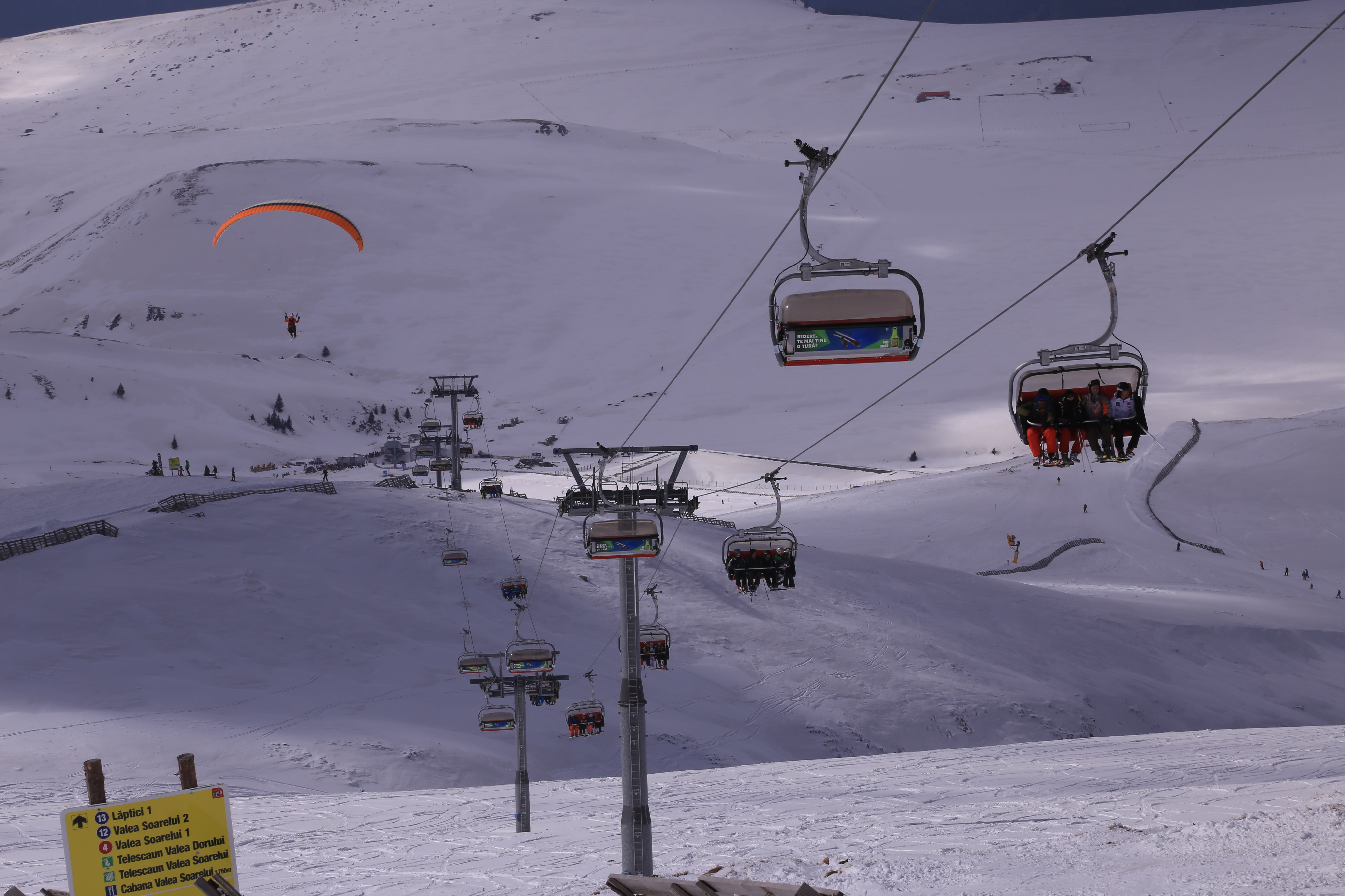 Zi albă şi multă distracţie pe pârtiile din Sinaia! GALERIE FOTO