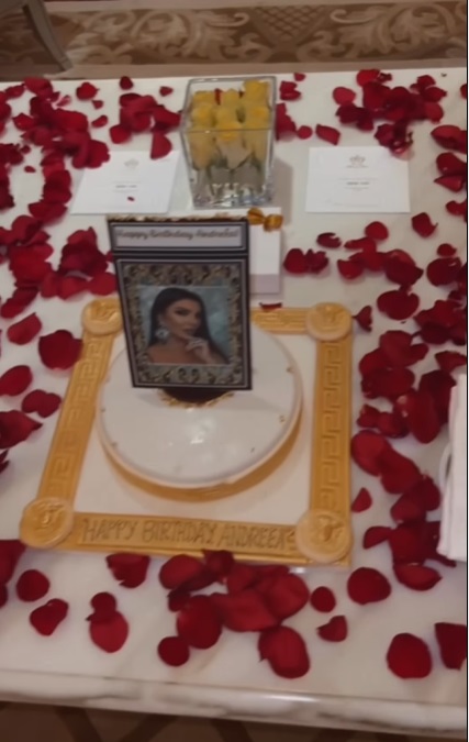 Aniversare de lux pentru Andreea Tonciu la Palazzo Versace Hotel în Dubai. Cum a fost răsfățată de ziua ei de naștere