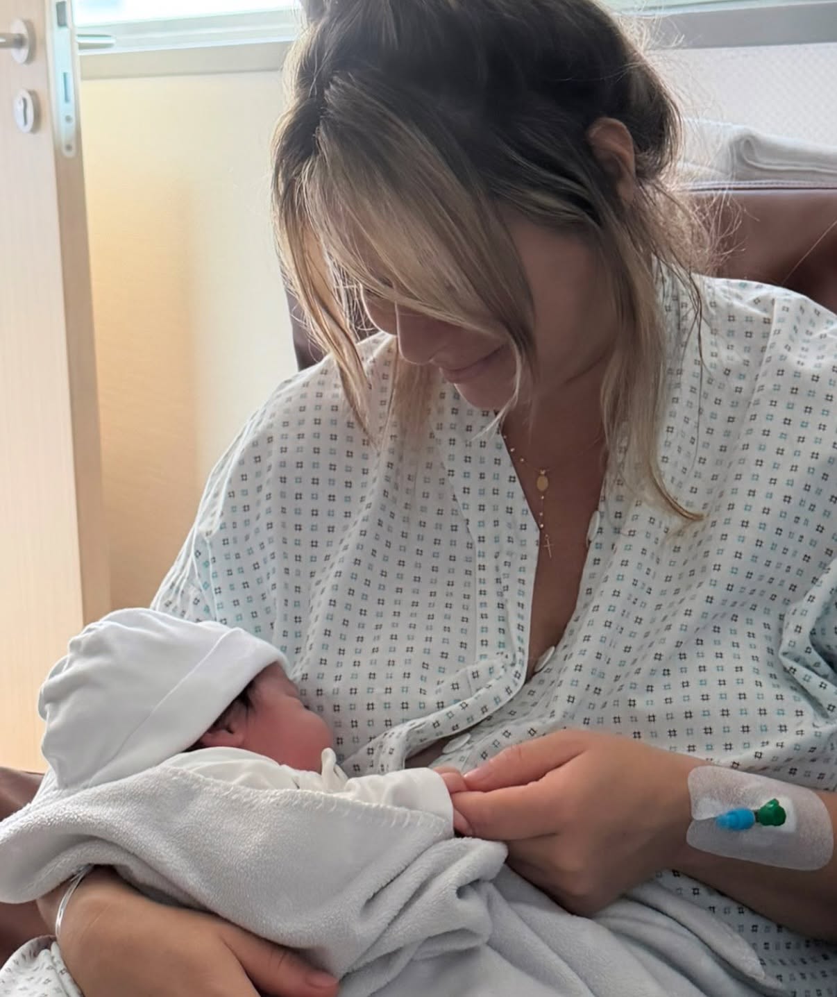 Cum arată Laura Cosoi la două săptămâni după ce a născut al cincilea copil: "Alăptatul ajută mult"