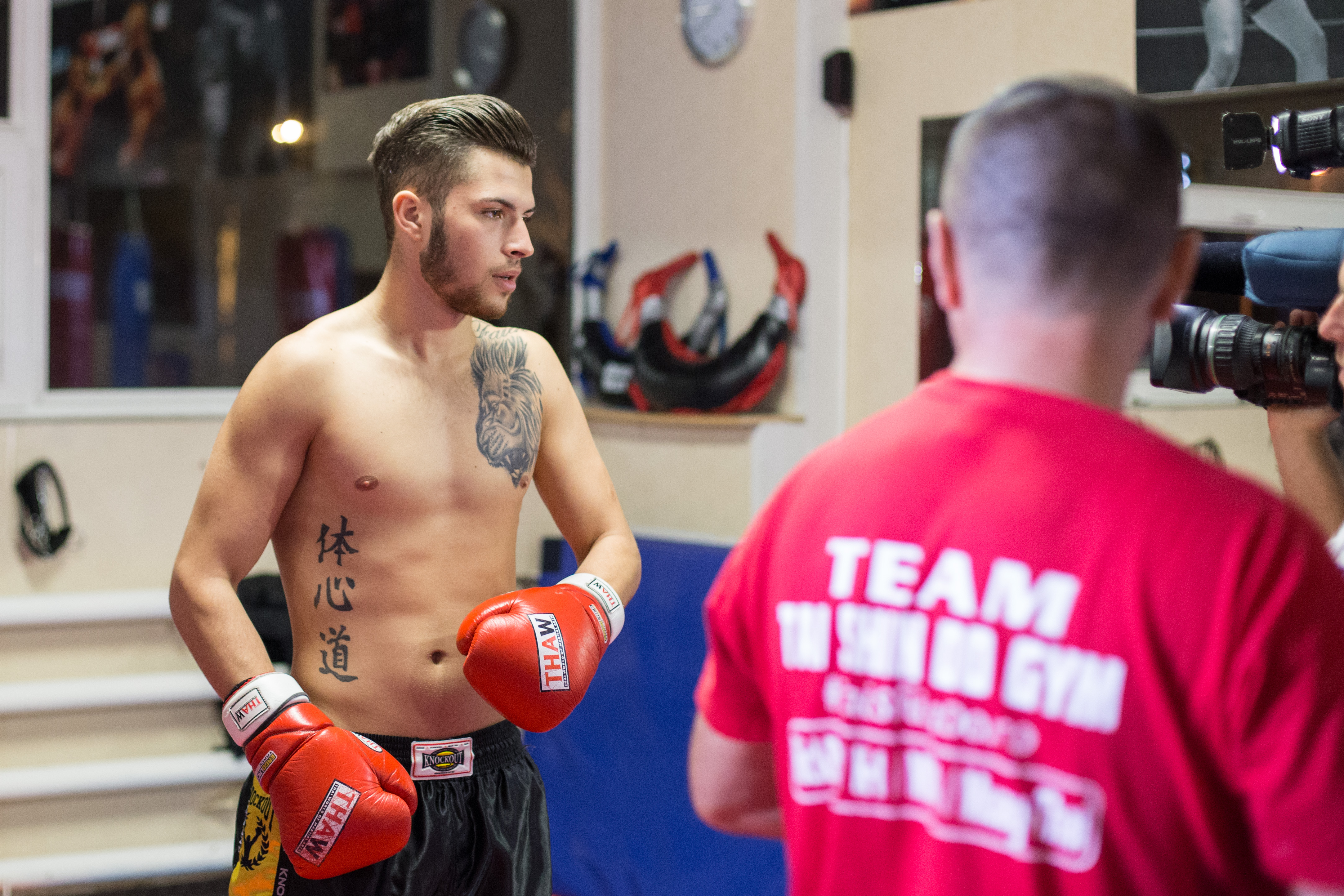 Kickboxing. Autorul celui mai rapid KO din lume luptă sâmbătă, la Ploiești / GALERIE FOTO