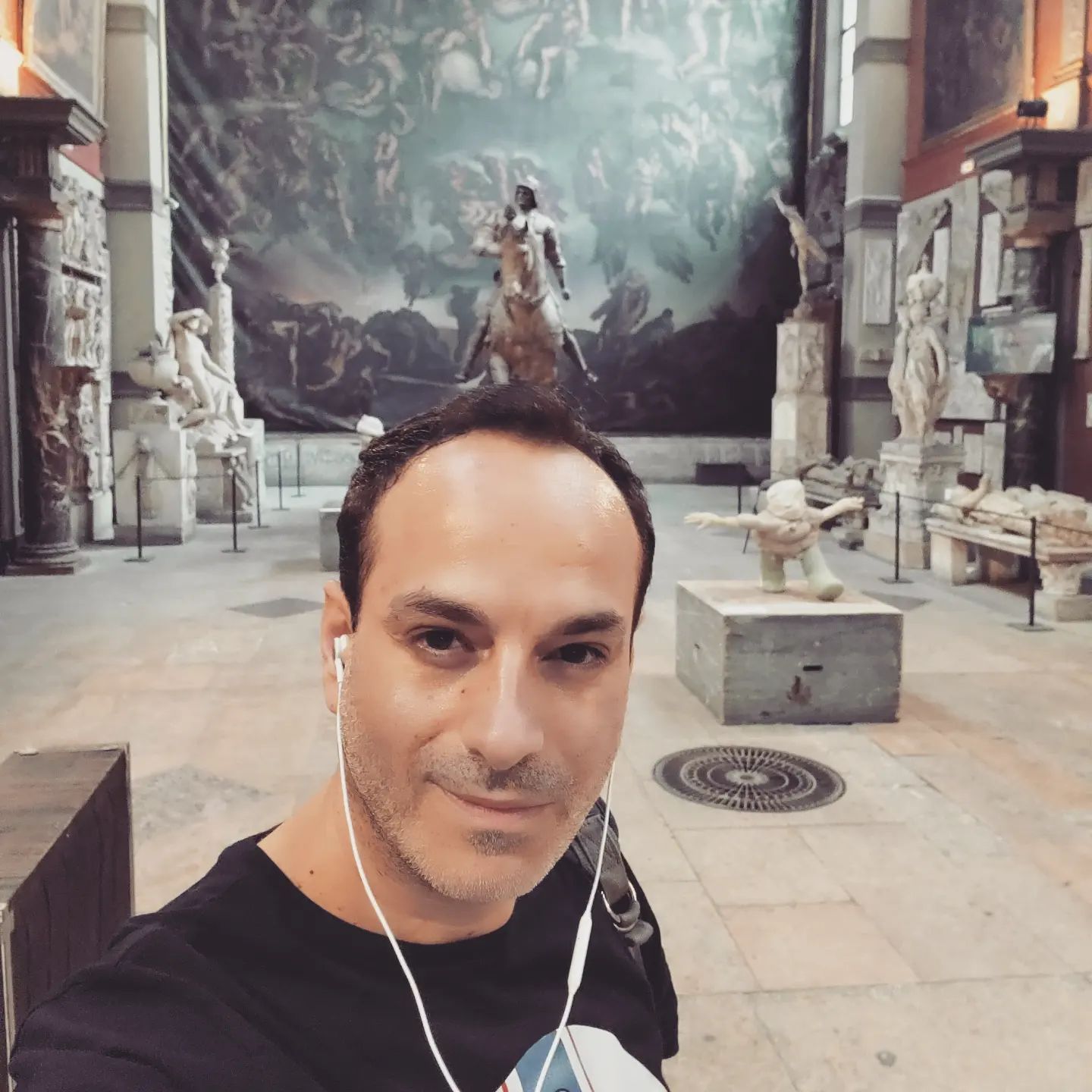 Claudiu Mirică, fost solist al trupei Stigma, pe scenă, după o pauză de 11 ani. Cu ce se ocupă acum, în Franța