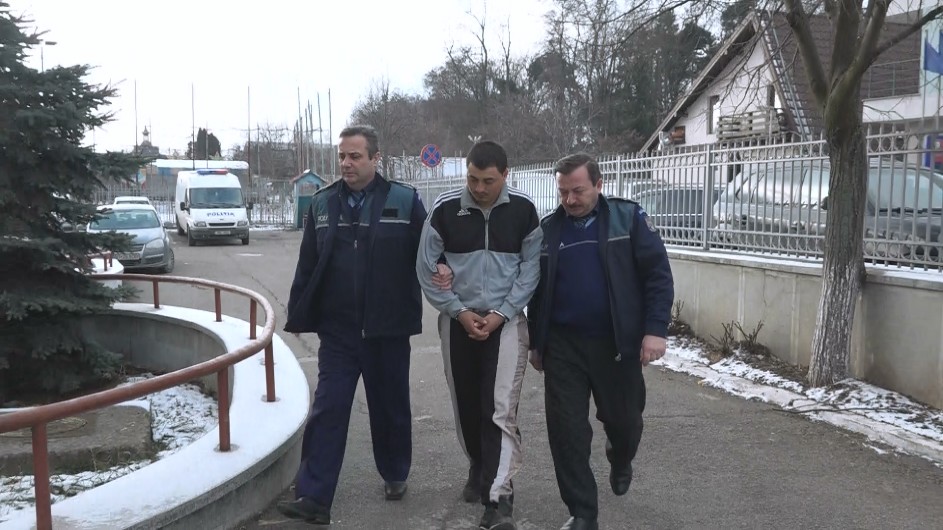Cioban ucis în Botoşani, din cauza unui câine. Patru bărbați l-au făcut bucăți cu furci și topoare
