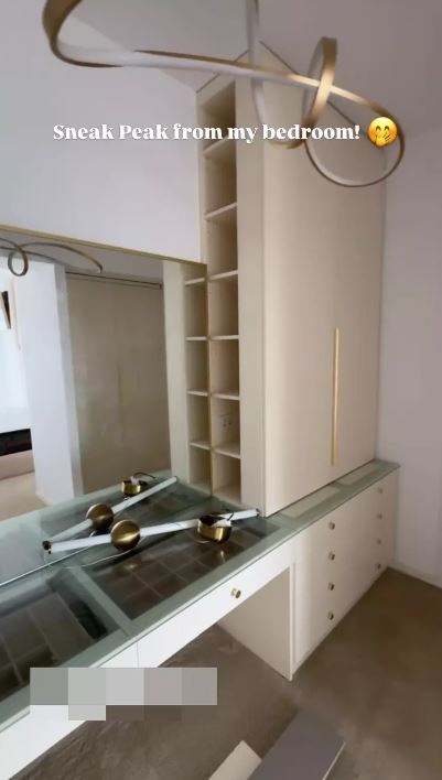 Imagini din noul apartament al Ramonei Olaru. Și-a luat aer condiționat cu ecran LCD: „Am dat și foarte mult pe el”