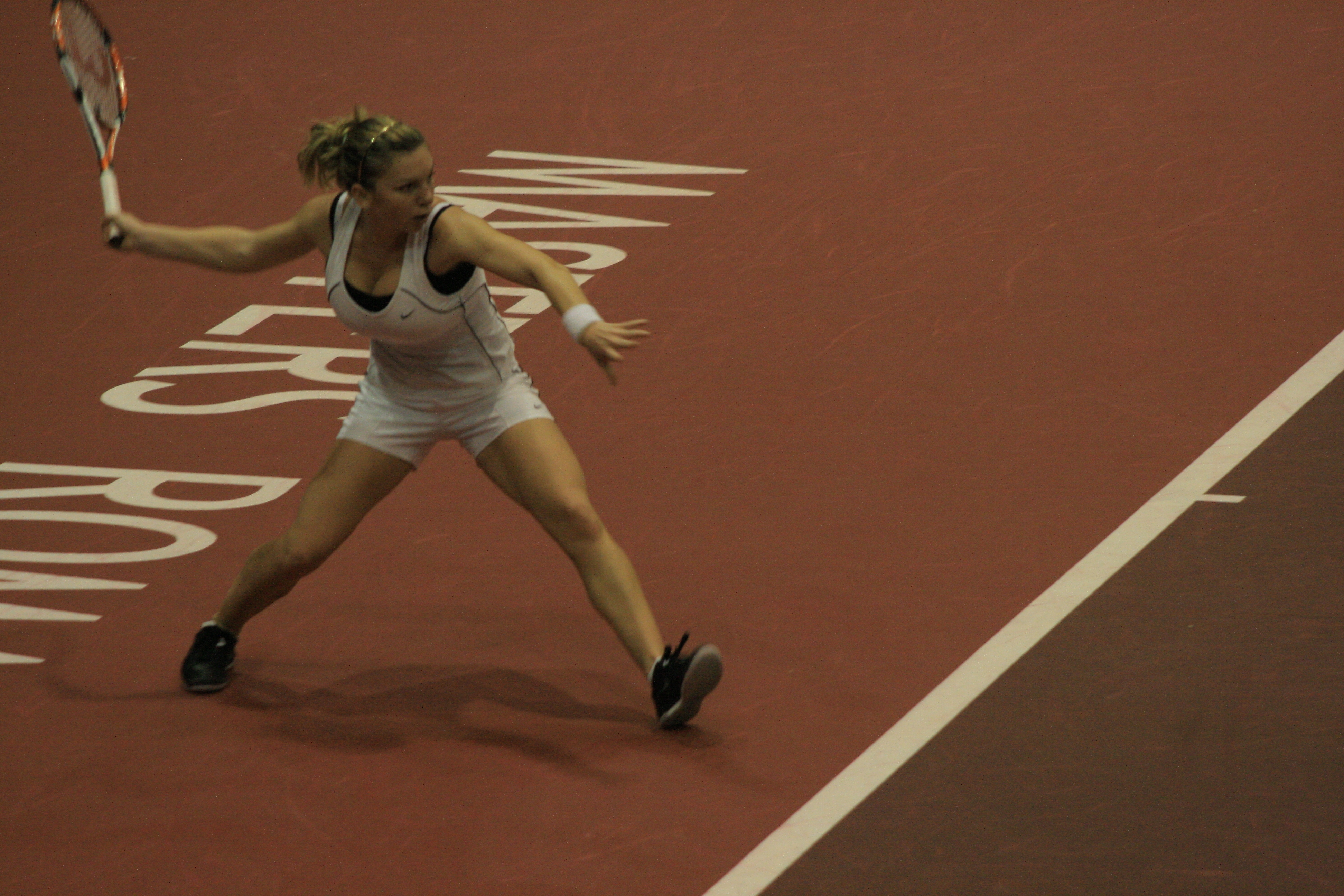 Simona Halep, schimbare INCREDIBILĂ! Cu SÂNII la vedere!