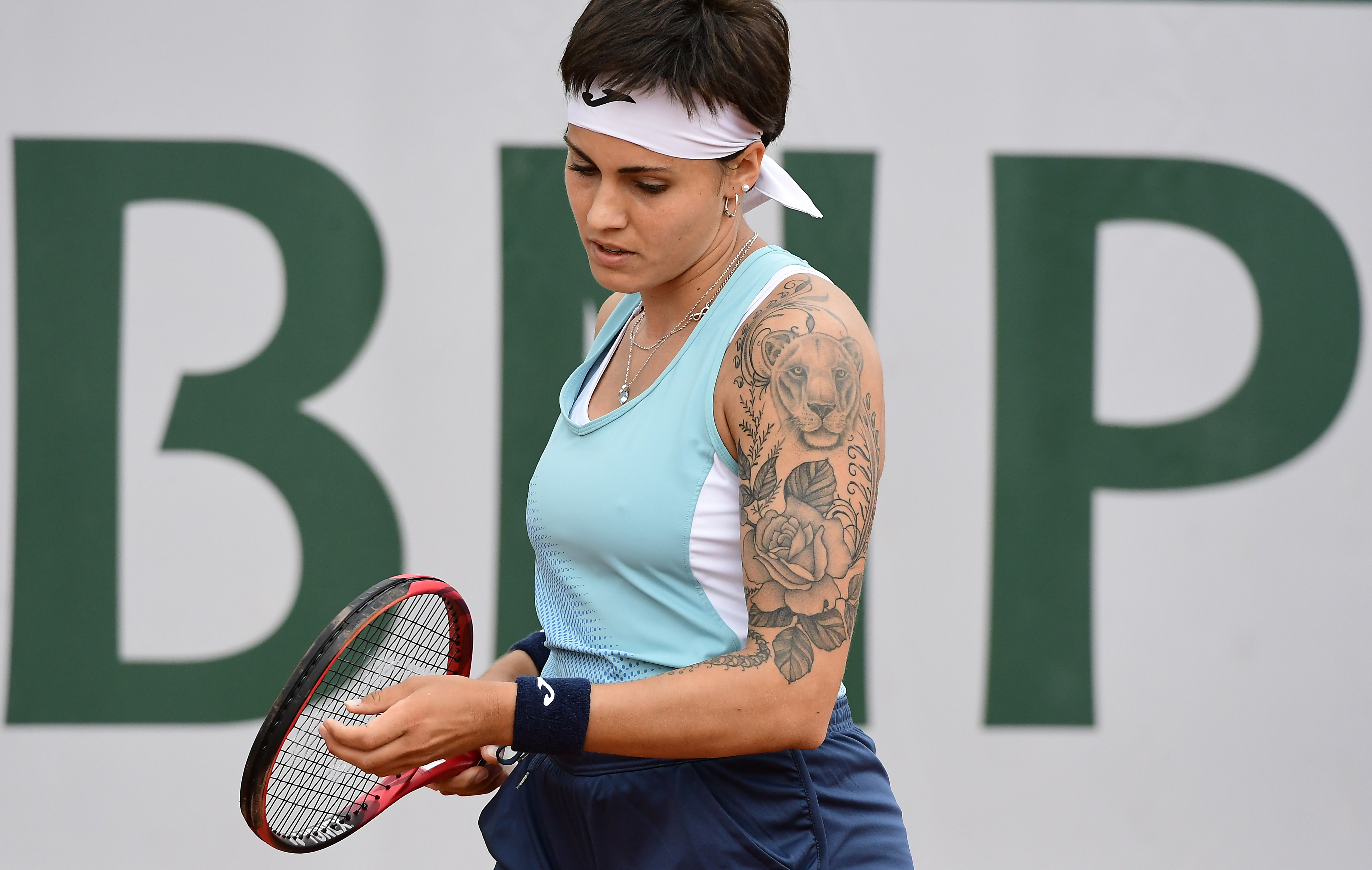 Ea a eliminat-o pe Sorana Cîrstea în turul 2 la Roland Garros. Aliona Bolșova Zadoinov este spaniolă de origine moldoveană | GALERIE FOTO