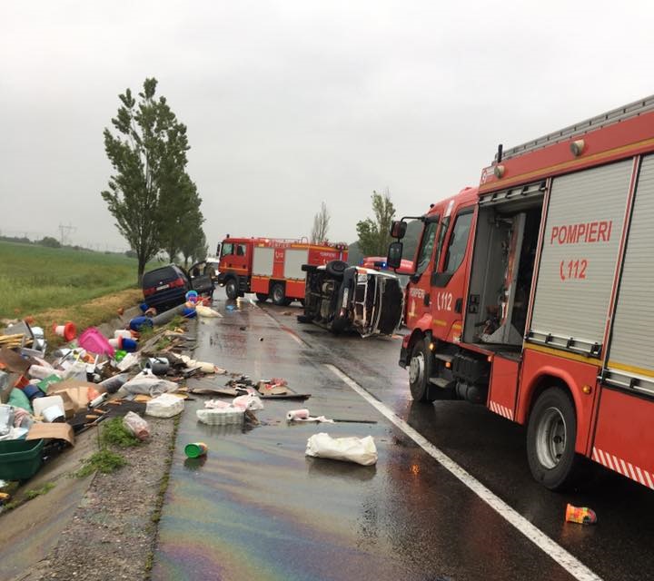 Teribil accident pe E85, în județul Bacău. Un mort și patru răniți, printre care un copil