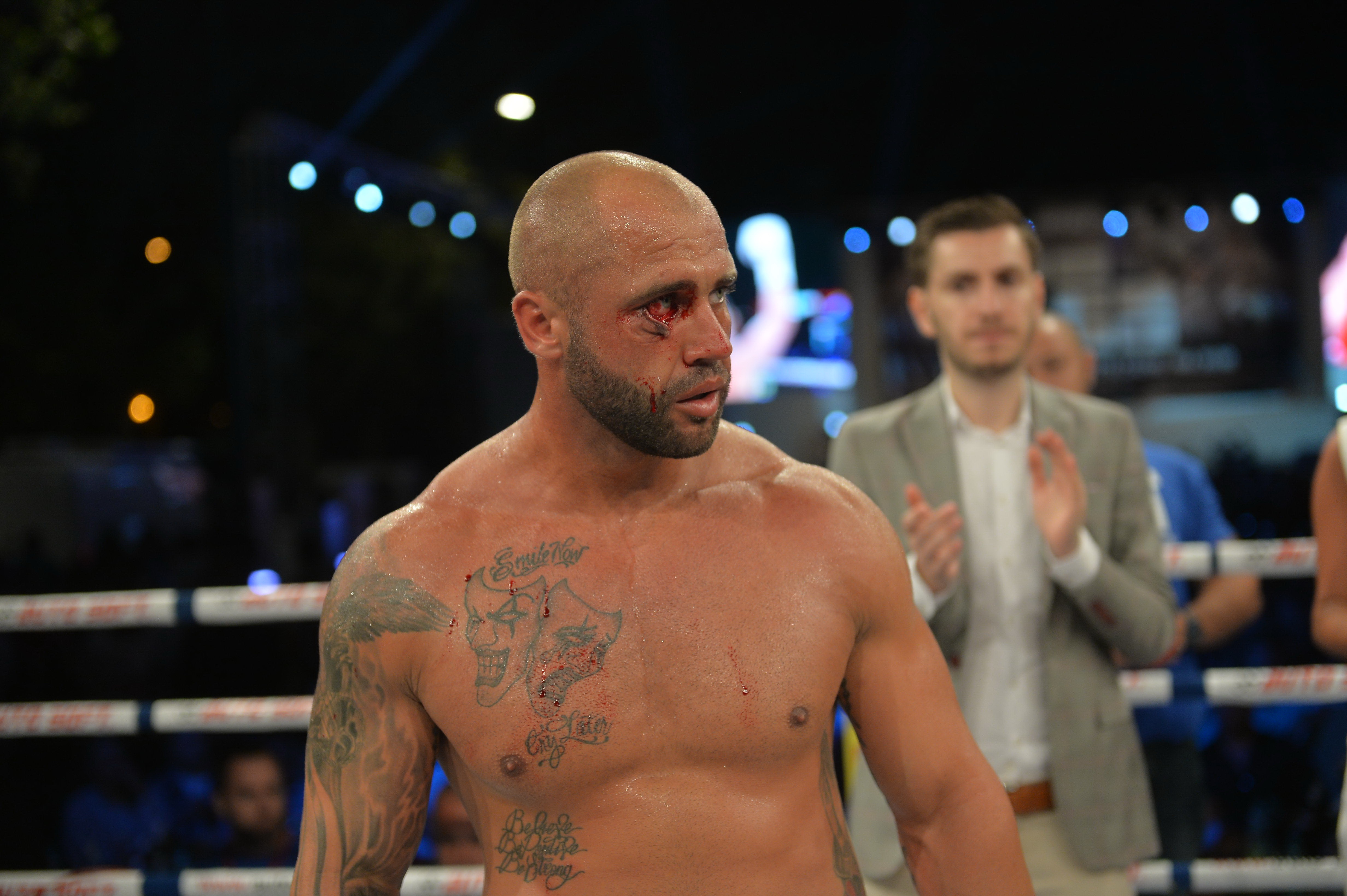 Andrei Stoica îşi păstrează centura de campion mondial / GALERIE FOTO&VIDEO