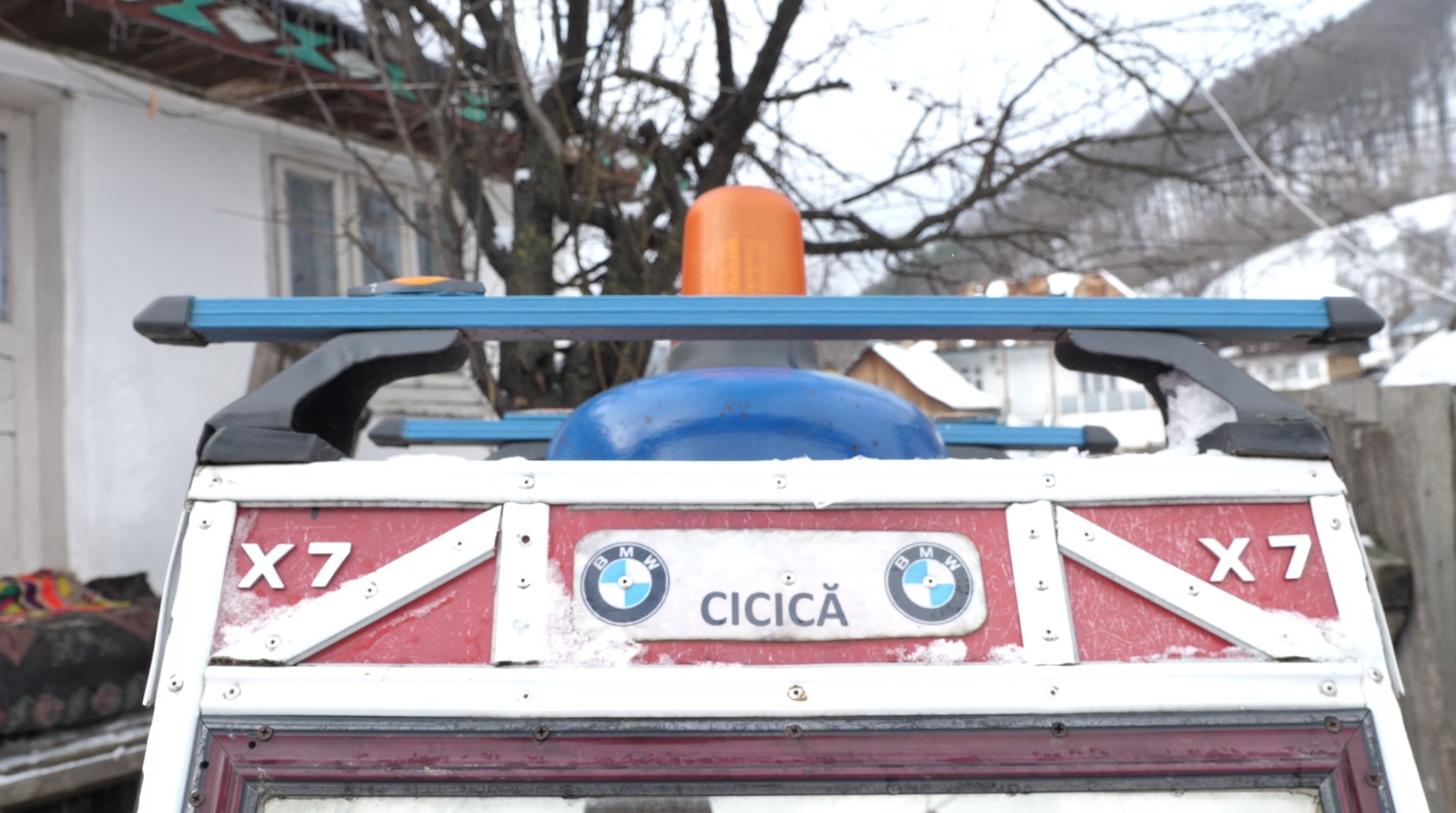 VIDEO. Cicică din Solonț și-a făcut BMW dintr-un Opel: „Am cea mai frumoasă mașină din România”