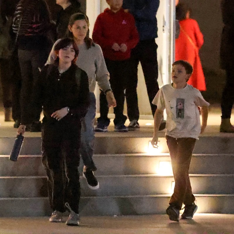 Fiica de 15 ani a lui Jennifer Garner și Ben Affleck și-a schimbat numele. S-a tuns scurt și poartă haine de băiat