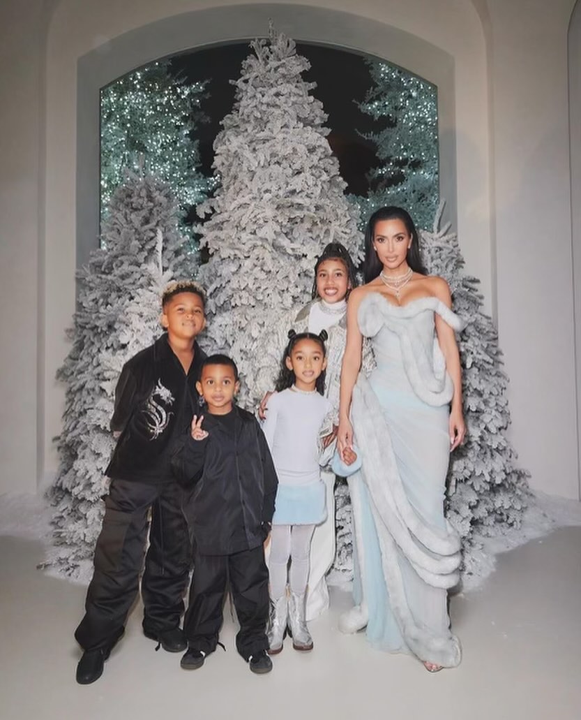 Kim Kardashian și Lewis Hamilton și-au oficializat relația pe Instagram. Cum au apărut cei doi