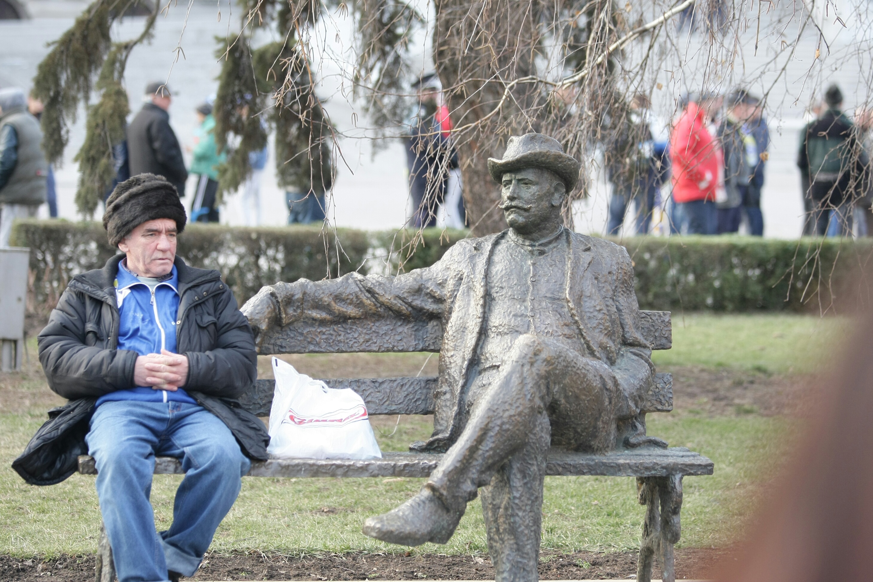 Miting al suporterilor Petrolului împotriva patronului / GALERIE FOTO