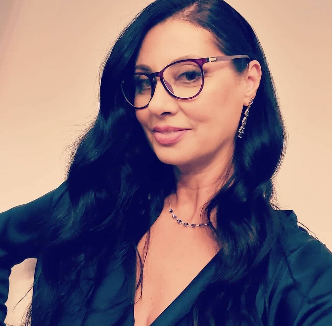 Antonia, mândră de mama sa. Denise Iacobescu a absolvit Facultatea de Psihologie la aproape 60 de ani