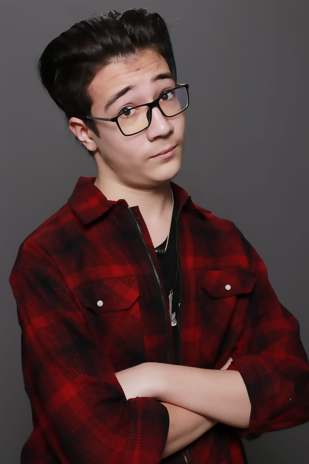 Cine e Theodor Andrei, reprezentantul României la Eurovision 2023. Tânărul are peste 100 de melodii compuse