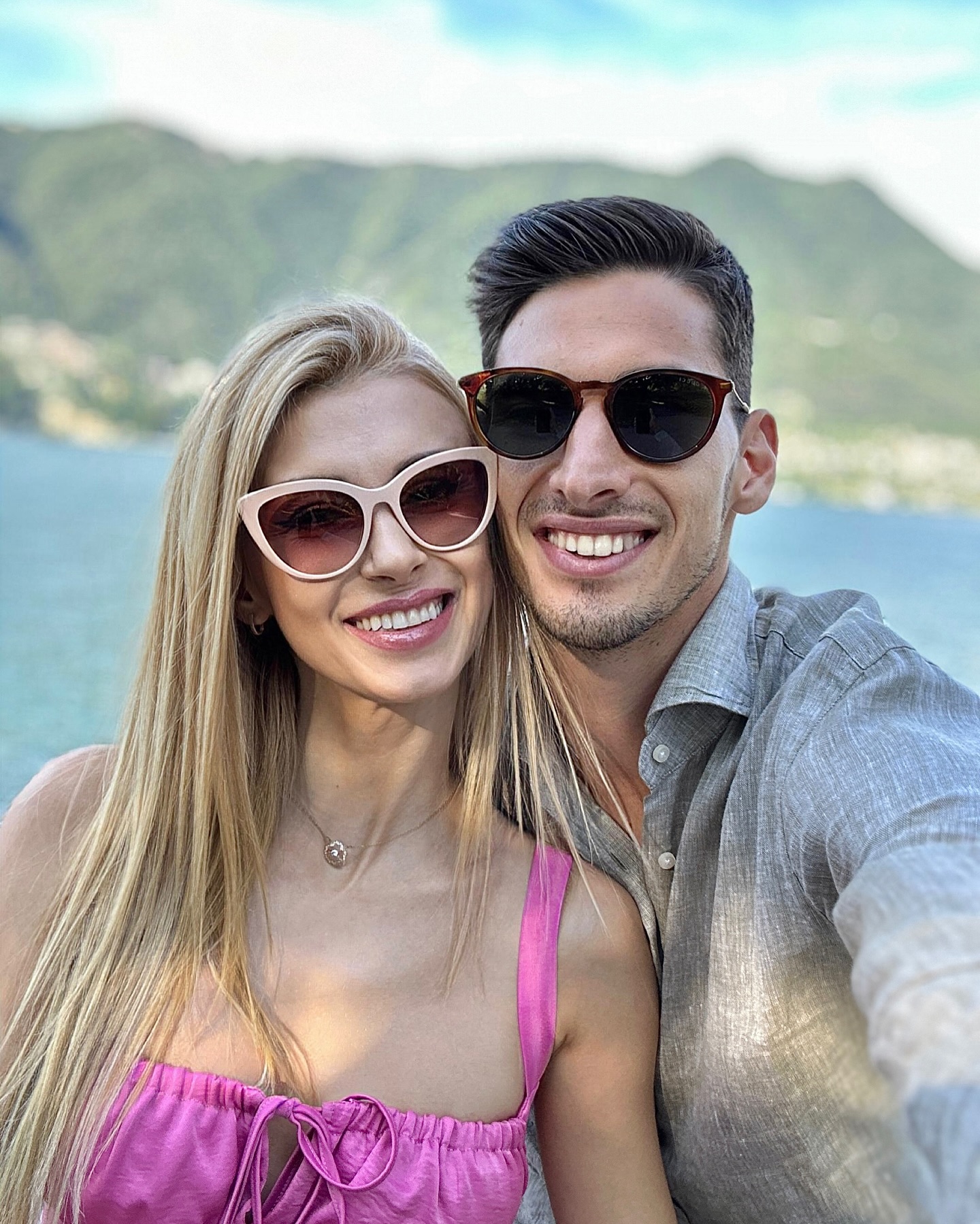 Răspunsul dat de Andreea Bălan după ce un fan a întrebat-o de ce Victor Cornea nu și-a găsit „o tânără pe măsura lui”. Îndrăgostiții sunt în Italia