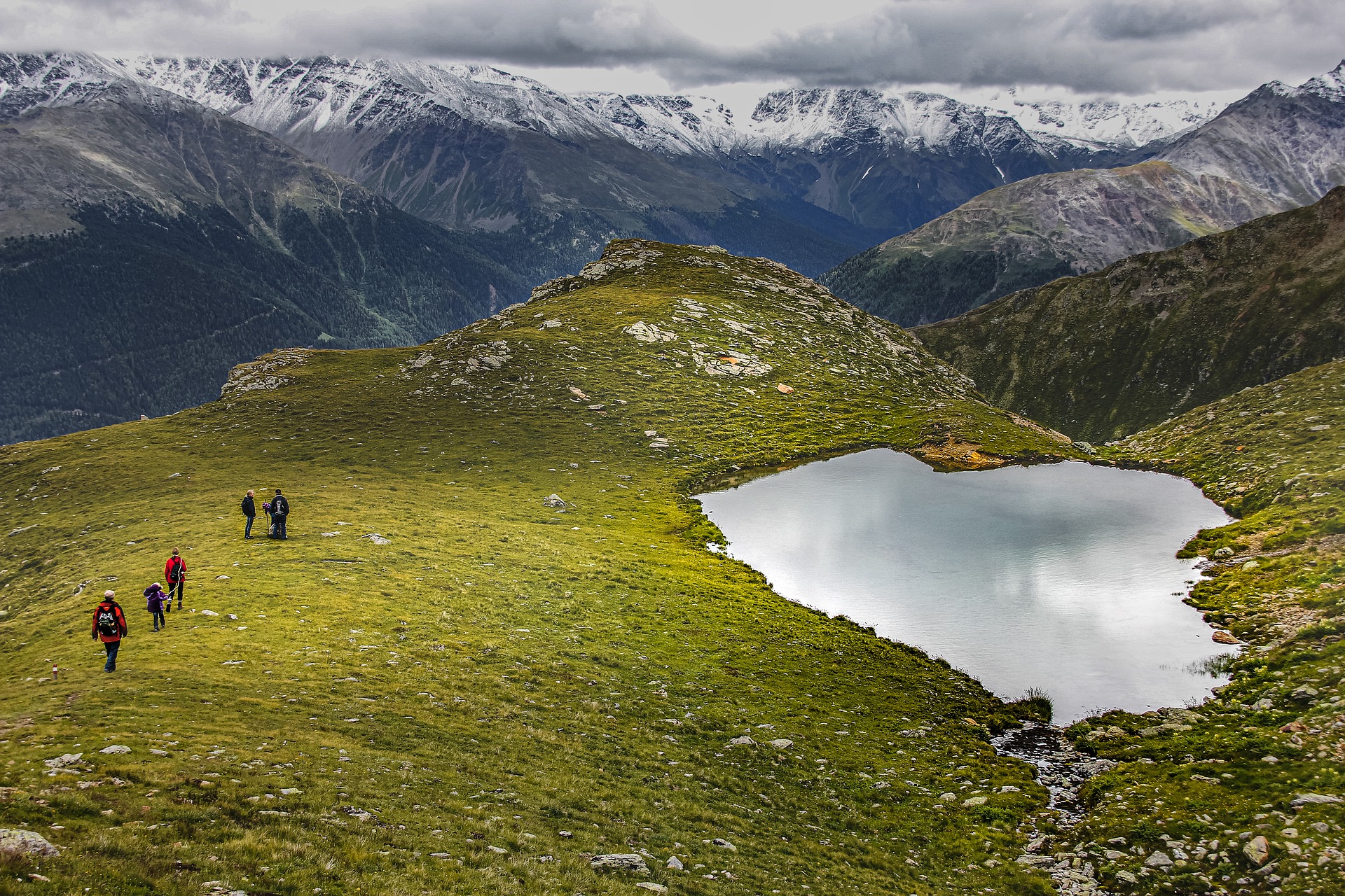 Trasee montane ușoare - lista locurilor perfecte de mers în drumeție la noi în țară