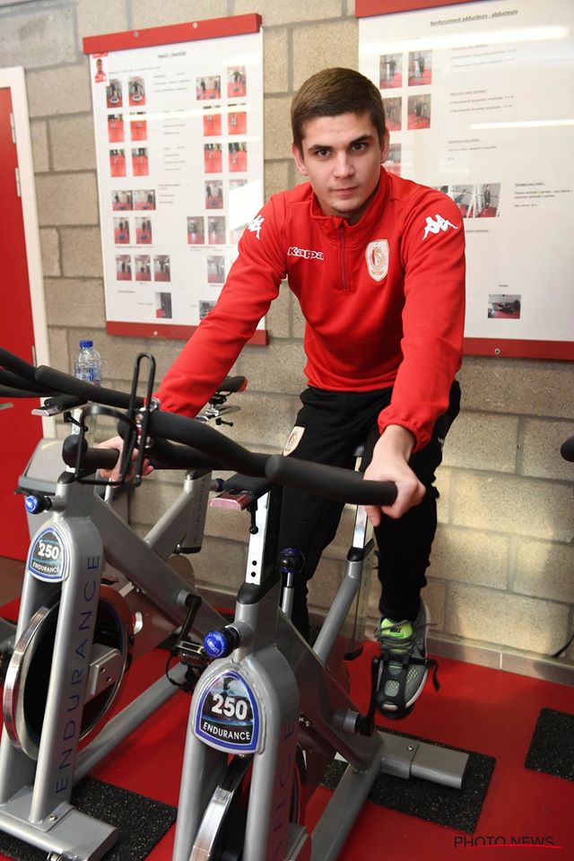 Răzvan Marin a fost prezentat oficial de Standard | FOTO&VIDEO