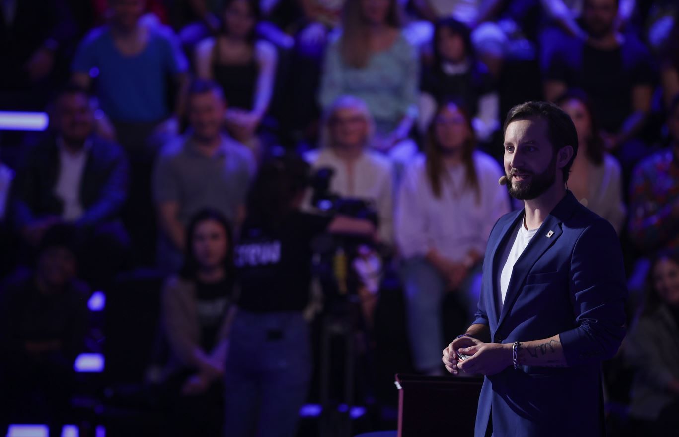 Dani Oțil, ținta glumelor lui Mihai Bobonete și Pavel Bartoș: „Cum era dacă era și Mihaela aici? Îl făcea șnițel”