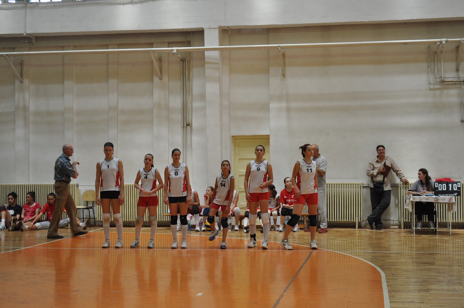 JUNIOR/ Voleiul, un sport care dezvoltă trupul și mintea. Unde te poți înscrie și cât plătești. Exemplul Sânzianei Motroc