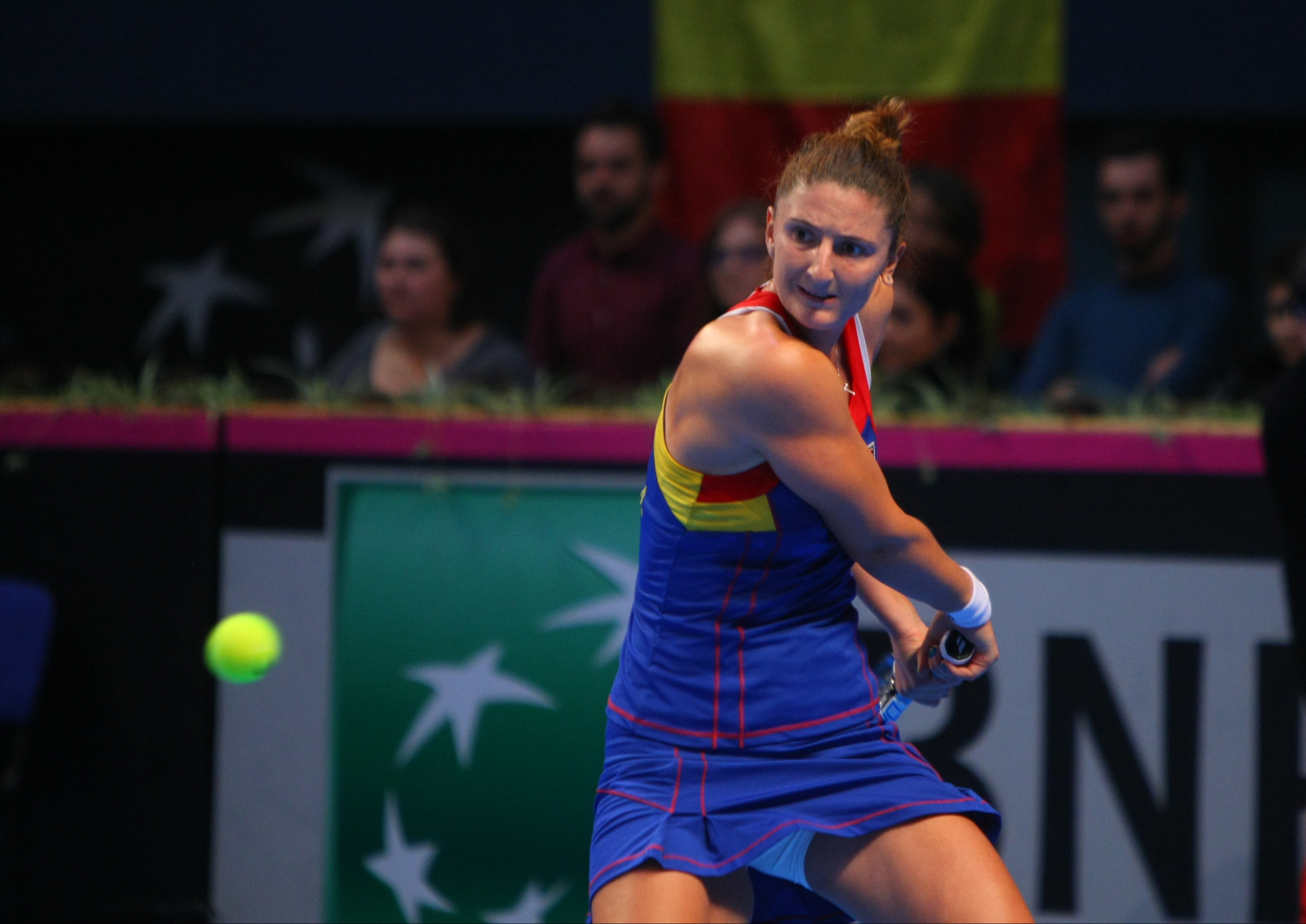 România a fost învinsă de Belgia, în primul tur al Grupei Mondiale II din Fed Cup. Irina Begu a jucat la simplu, dar a pierdut în setul decisiv. Reacții  | FOTO & VIDEO