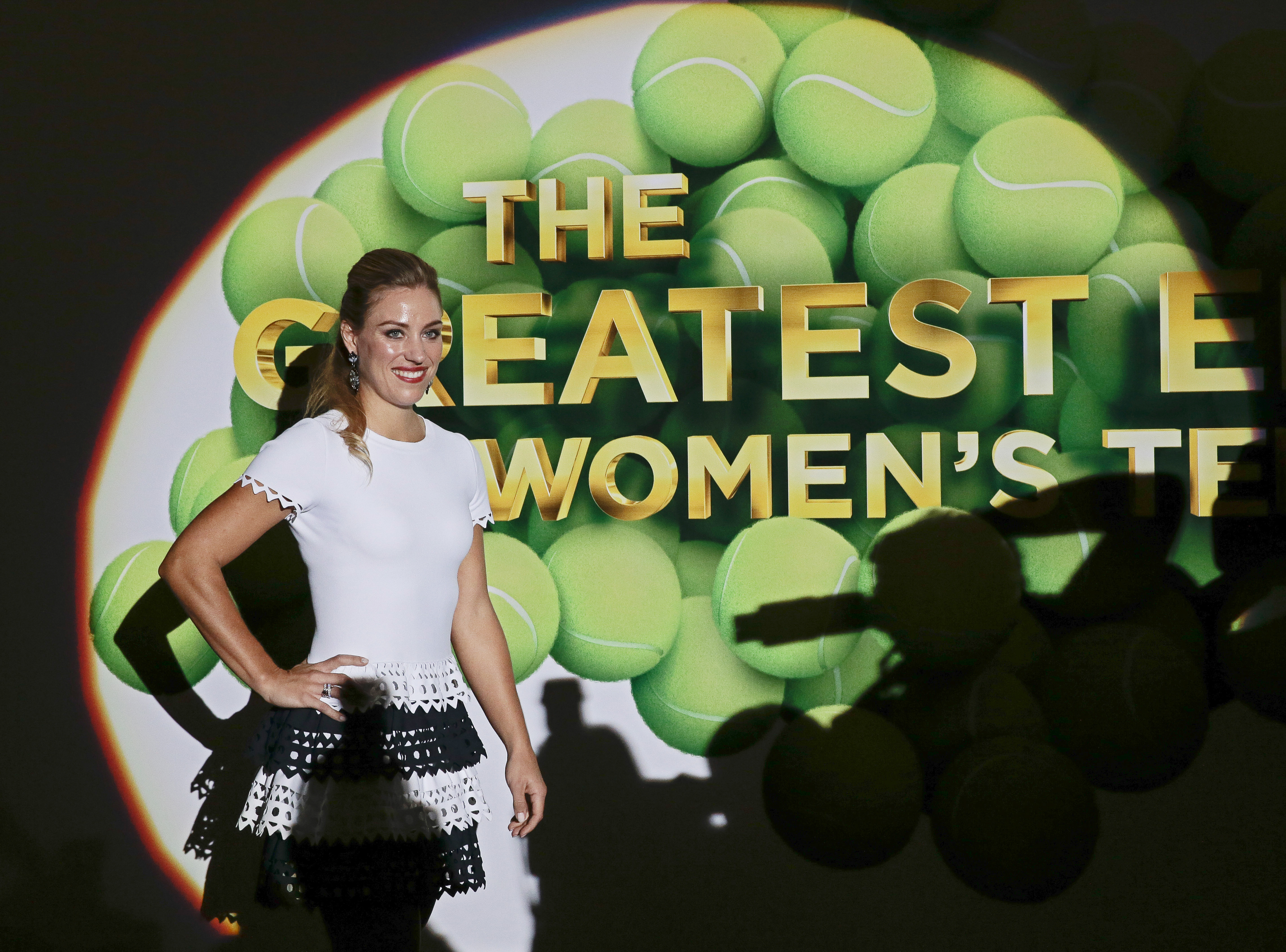 Simona Halep a fost sclipitoare la parada campioanelor de la Singapore. A purtat o ținută de peste 2.000 de euro | GALERIE FOTO&VIDEO
