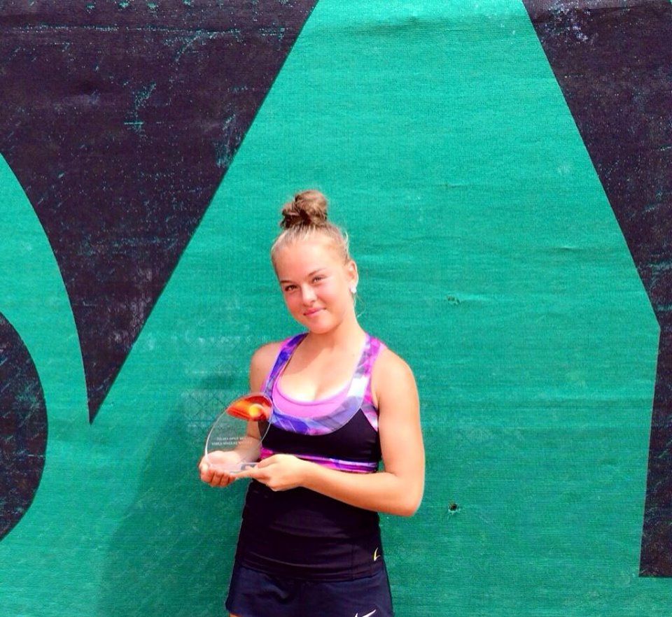 TENIS / Caz NEBUN: un antrenor român și-a BĂTUT fata chiar pe terenul de joc!