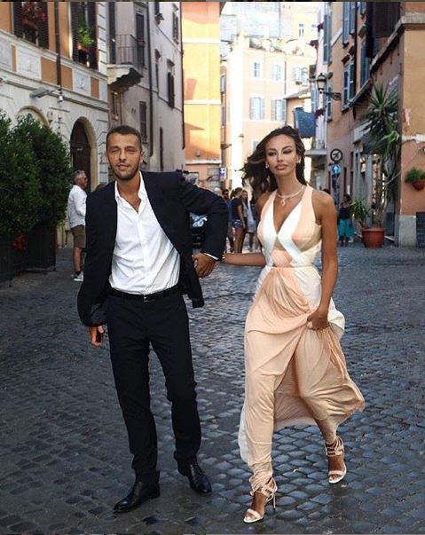 INSTASTORY/ Mădălina Ghenea este o mamă extrem de sexy. Și-a serbat ziua doar cu fiica ei