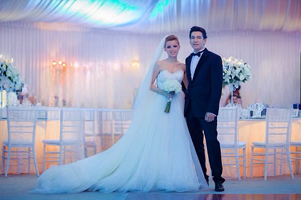 Anunțul făcut de Elena Gheorghe după 14 ani de căsnicie și 21 de ani de relație. „Și iată-ne aici. Am trăit totul intens”
