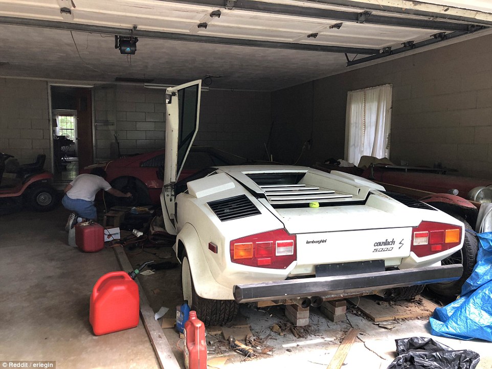 FOTO | O studentă a găsit o comoară care zăcea în garajul bunicii de 20 de ani: un Lamborghini și un Ferrari