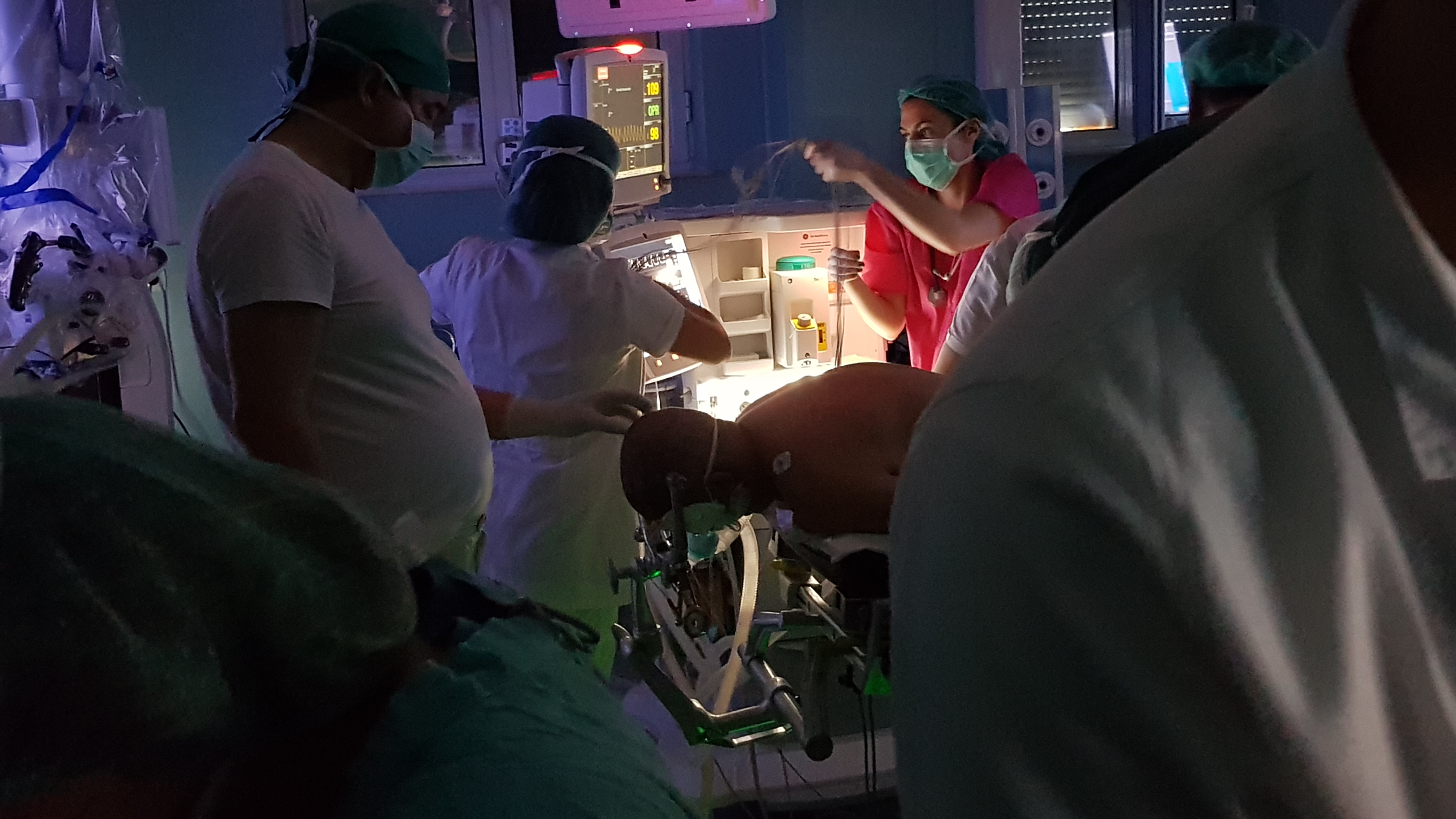 VIDEO&FOTO/ Operație pe creier cu aparatură de 1 milion de euro la Spitalul de Neurochirurgie din Iași. Medicul Lucian Eva: "Cu această aparatură intervenția devine minim invazivă"