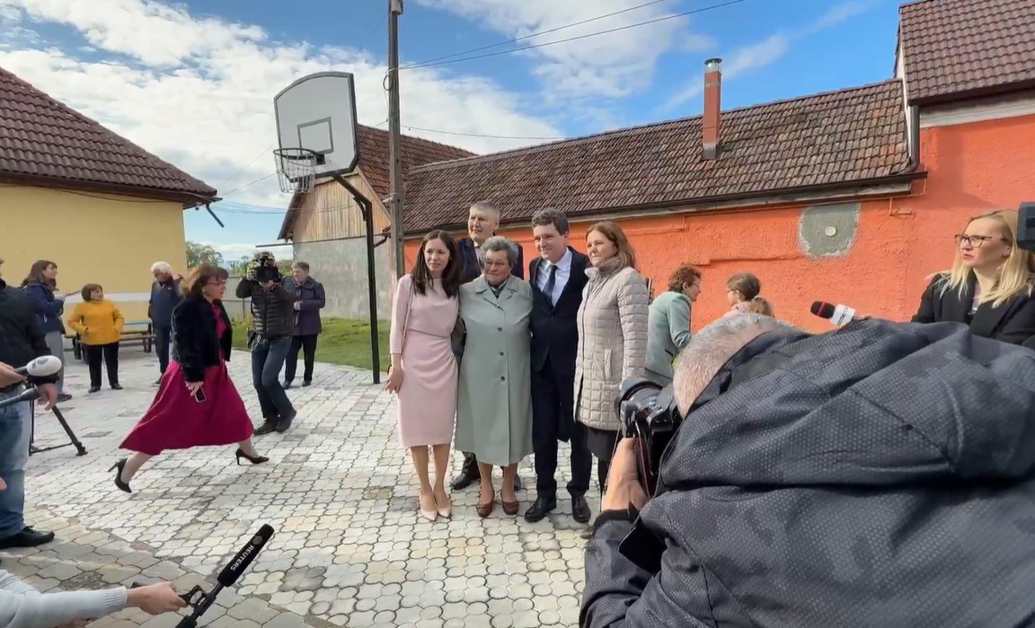 Ce a spus Iulia Albu despre ținuta purtată în ziua votului de Mirabela Grădinaru, partenera lui Nicușor Dan