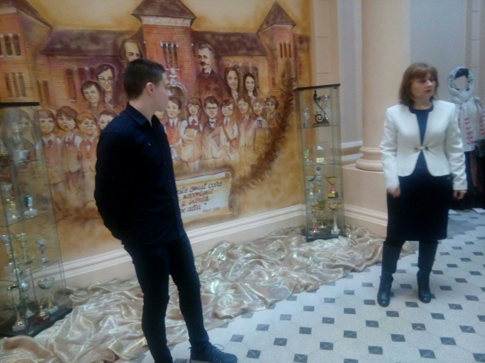REPORTAJ/Pasiunea pentru limbile străine, un mod de viață. Un elev gălățean va fi premiat la Bruxelles pentru concursul "Tineri translatori"