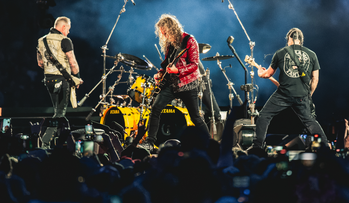 Ce melodii românești vor fanii să interpreteze Metallica în concertul de la București: „La Atena a cântat «Zorba’s Dance»”