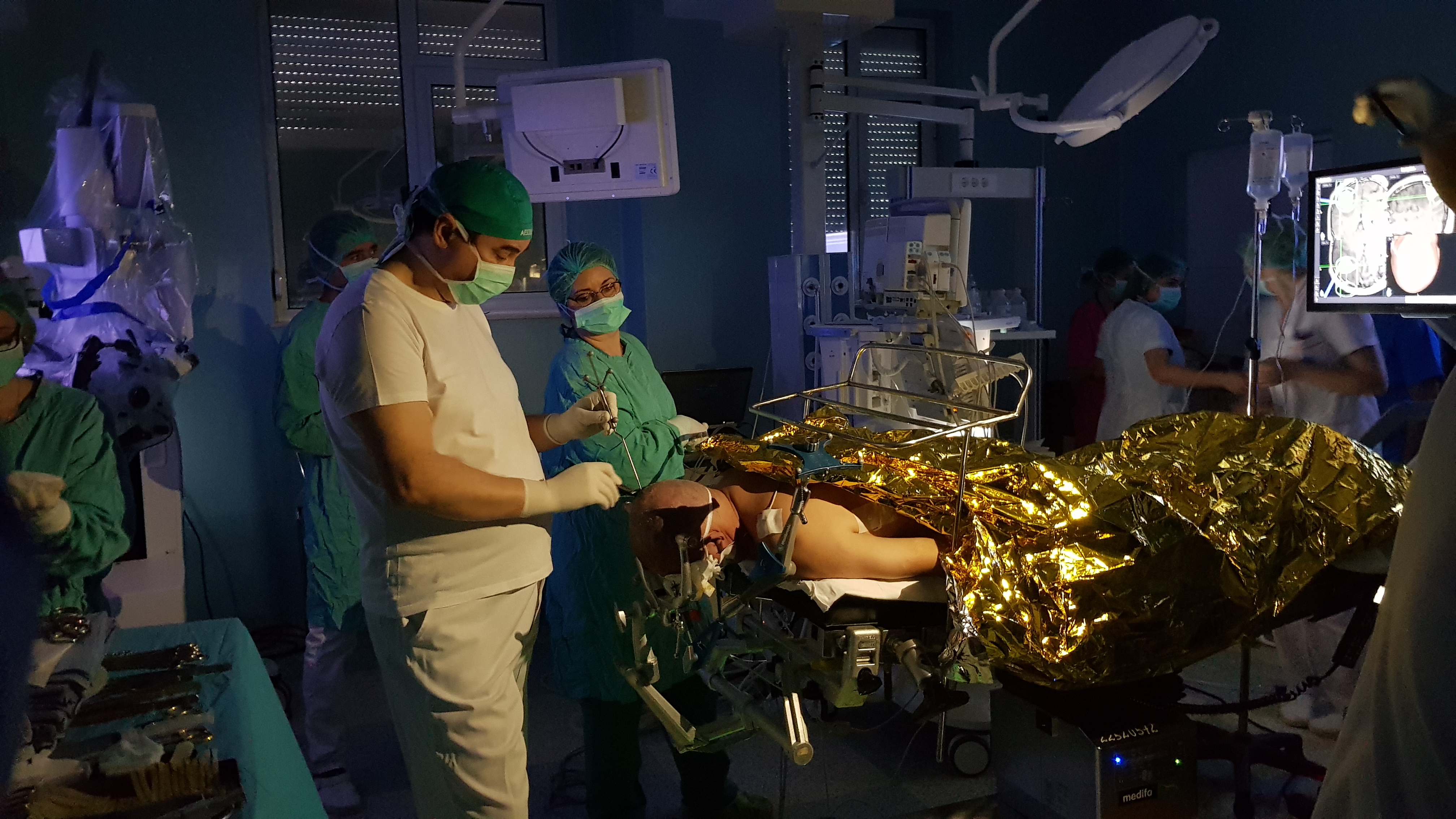 VIDEO&FOTO/ Operație pe creier cu aparatură de 1 milion de euro la Spitalul de Neurochirurgie din Iași. Medicul Lucian Eva: "Cu această aparatură intervenția devine minim invazivă"