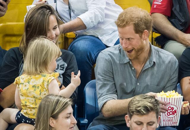 Ezek a legviccesebb fotók a királyi család tagjairól