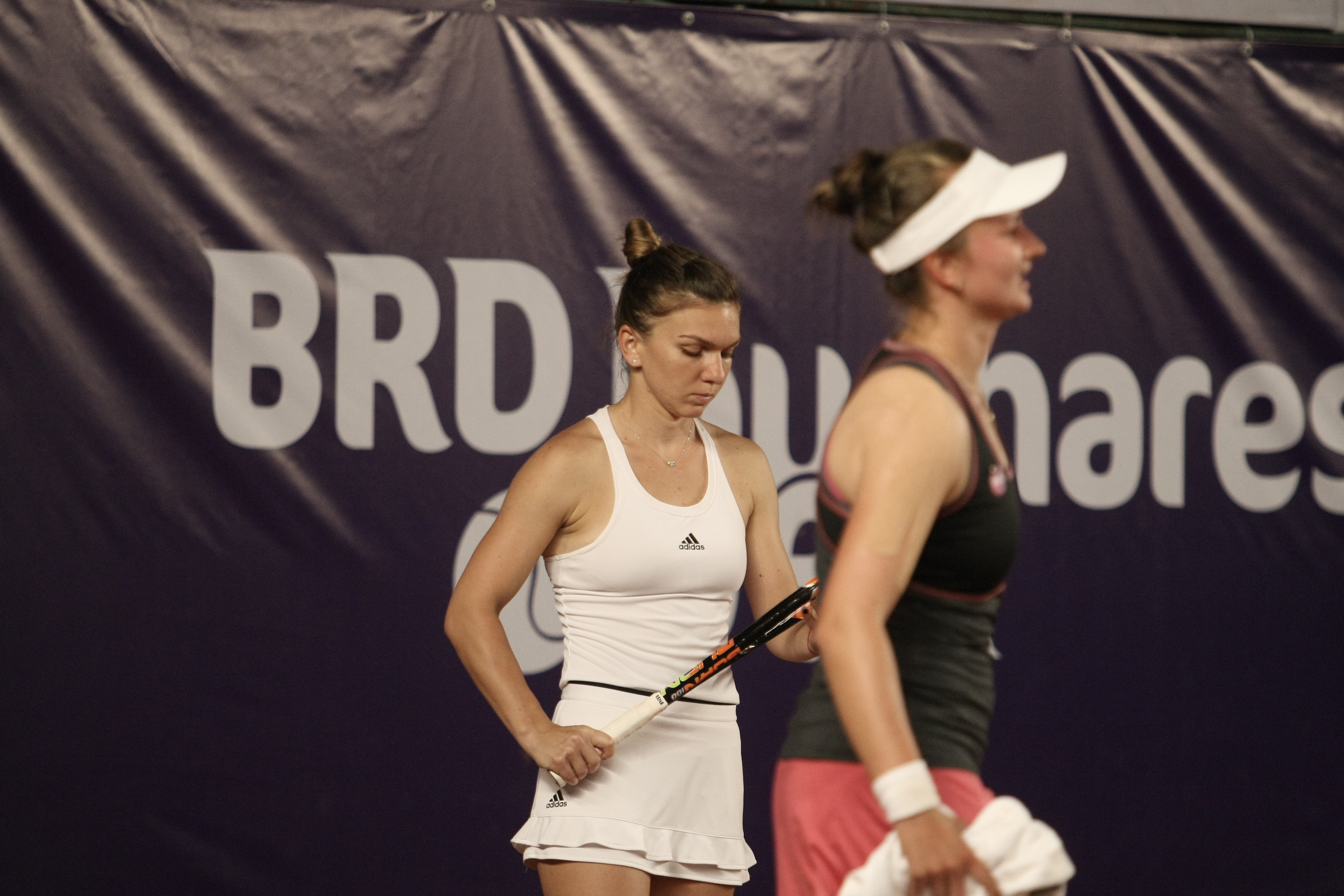 Openul de tenis al României. Cele mai spectaculoase instantanee surprinse la meciul Simonei Halep / GALERIE FOTO