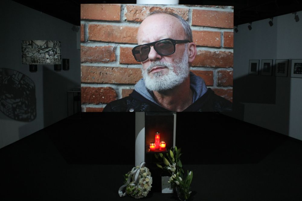 FOTO&VIDEO/ Carte de condoleanțe în memoria lui Andrei Gheorghe deschisă la Galeria Mobius