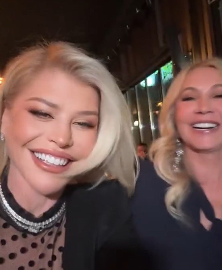 Anastasia Soare și Loredana Groza, show neașteptat la un eveniment din România: „Mă las de sprâncene și mă apuc de cântat!”