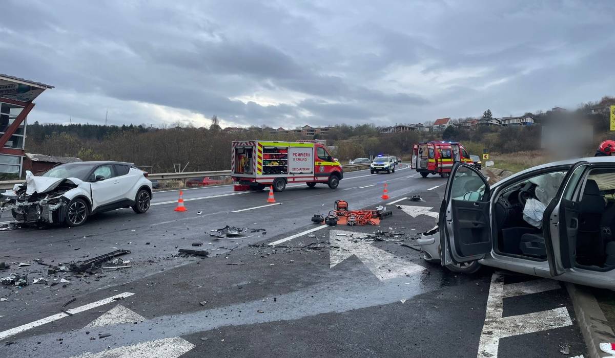Imagini de la accidentul teribil din Cluj, în care un om a murit și alți 3 au fost răniți: unul dintre șoferi a intrat pe contrasens