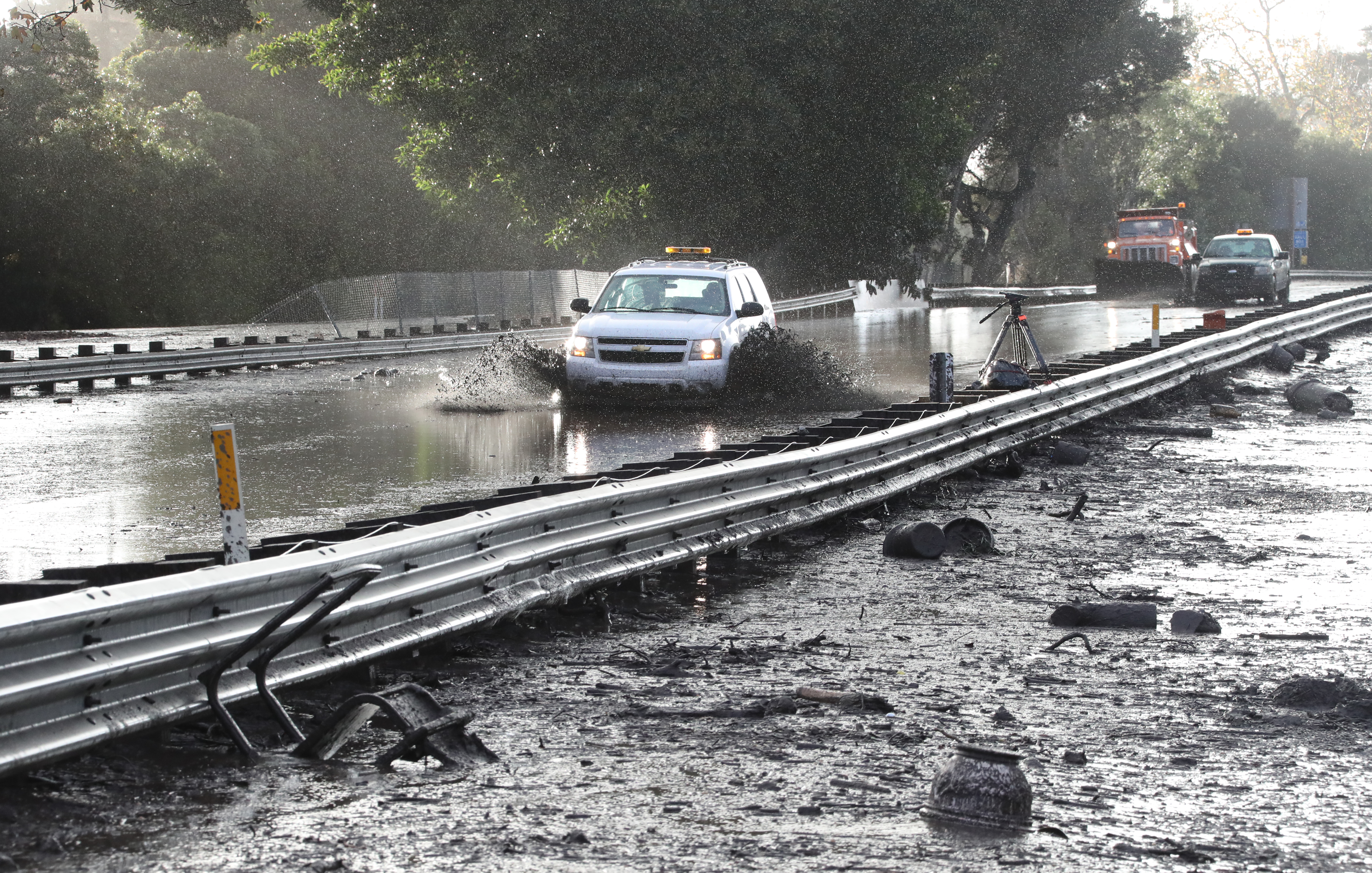 Alunecări de teren devastatoare în California: 13 oameni au murit și peste 20 sunt dați dispăruți
