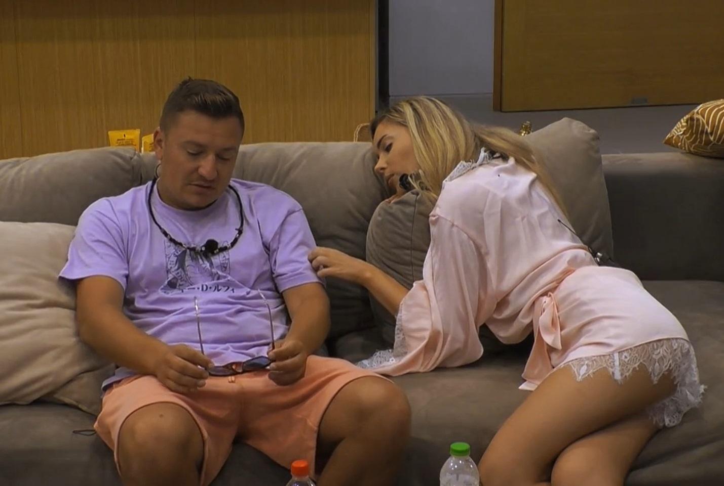 Oana Manea, ispita de la Insula Iubirii sezonul 7, a intrat în toiul nopții în camera unui concurent. Camerele au surprins totul